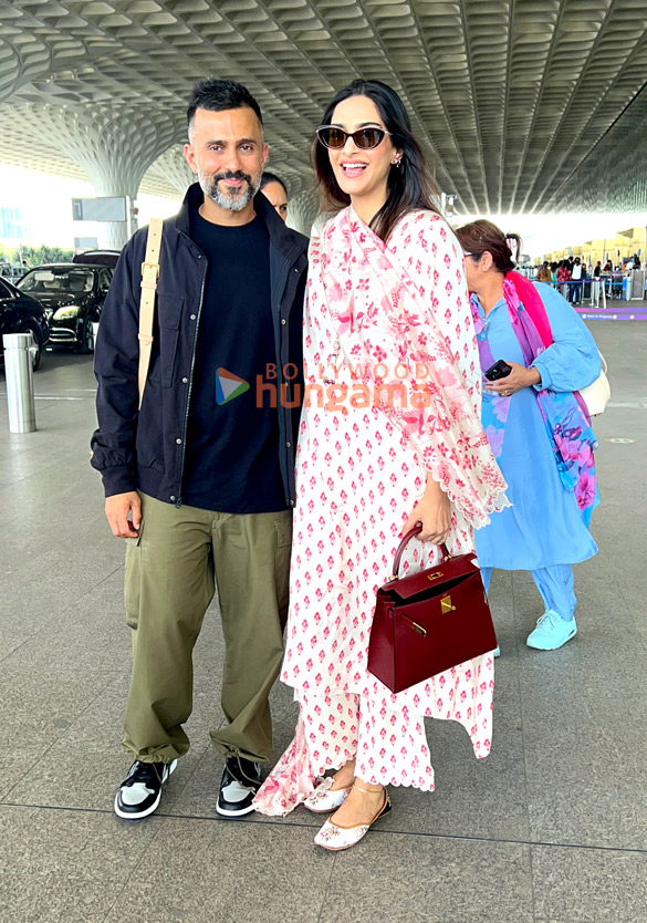 photos aishwarya rai bachchan saiee manjrekar and others snapped at the airport 7