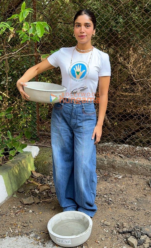 photos bhumi pednekar snapped installing water bowls in and around versova 1