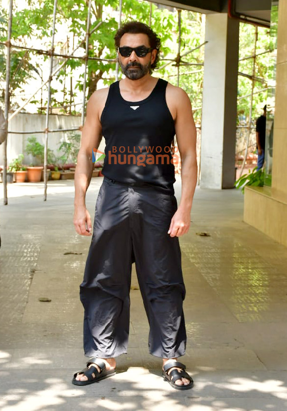 photos bobby deol snapped in juhu 1 2
