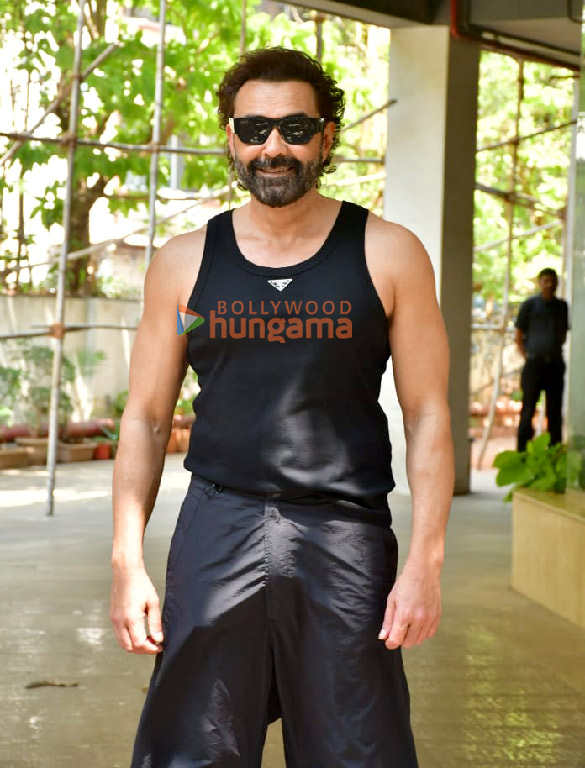 photos bobby deol snapped in juhu 4 2