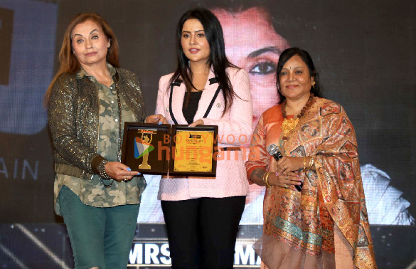 photos dheeraj kumar amruta fadnavis madhoo and others snapped at the 16th newsmakers achievers award 2024 4