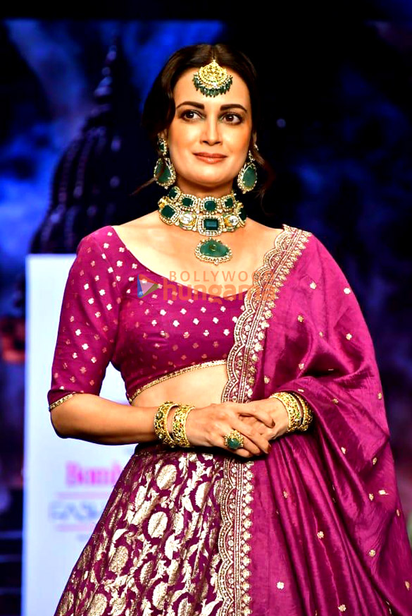 photos dia mirza walk for chaula heritage at bombay times fashion week 2024 6