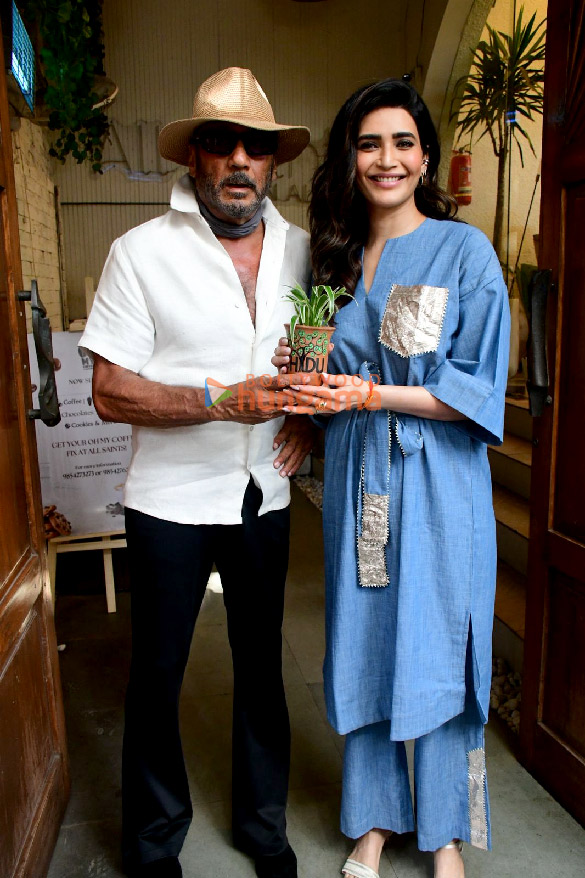 photos jackie shroff and karishma tanna snapped at all saints in khar 3524 2