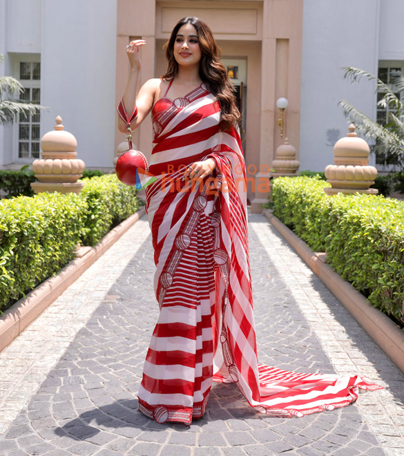 photos janhvi kapoor snapped in new delhi for mr mrs mahi promotions 3