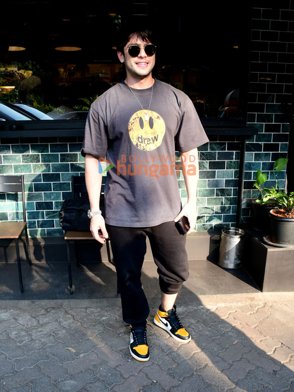 photos jibraan khan snapped in bandra 2