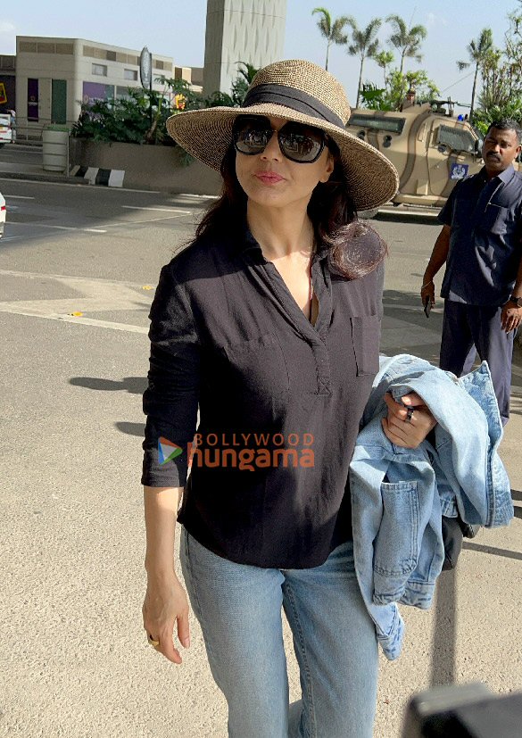 photos kareena kapoor khan and preity zinta snapped at the airport 4