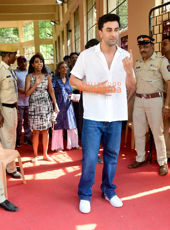 photos lok sabha elections 2024 ranbir kapoor janhvi kapoor farhan akhtar zoya akhtar among others cast their votes in mumbai 8800 3