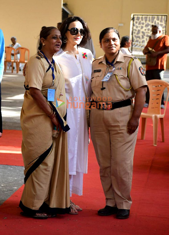 photos lok sabha elections 2024 shah rukh khan ranbir kapoor janhvi kapoor farhan akhtar zoya akhtar among others cast their votes in mumbai 507 2
