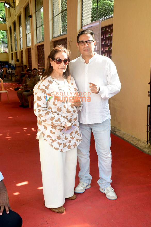 photos lok sabha elections 2024 shah rukh khan ranbir kapoor janhvi kapoor farhan akhtar zoya akhtar among others cast their votes in mumbai