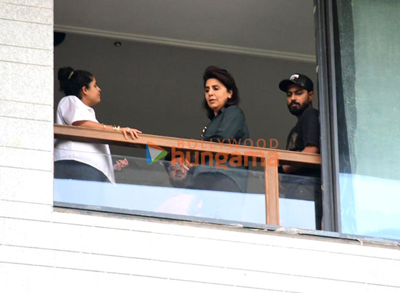 Photos: Neetu Singh snapped at Ranbir Kapoor’s new residence in Pali Hill Photos: Neetu Singh snapped at Ranbir Kapoor’s new residence in Pali Hill