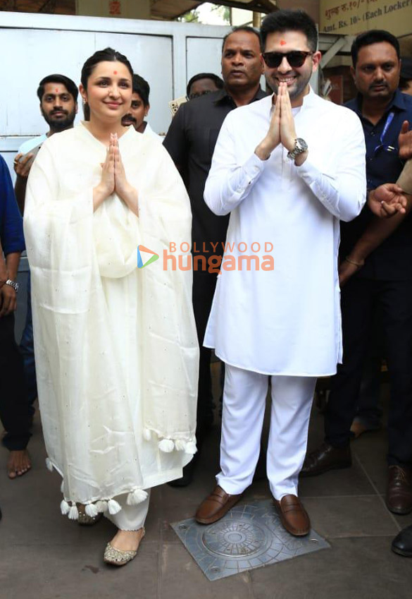 Photos: Parineeti Chopra and Raghav Chadha snapped at Siddhivinayak Temple in Mumbai