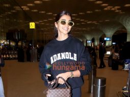 Photos: Pooja Hegde snapped at the airport