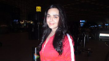 Photos: Preity Zinta, Sherlyn Chopra and others snapped at the airport