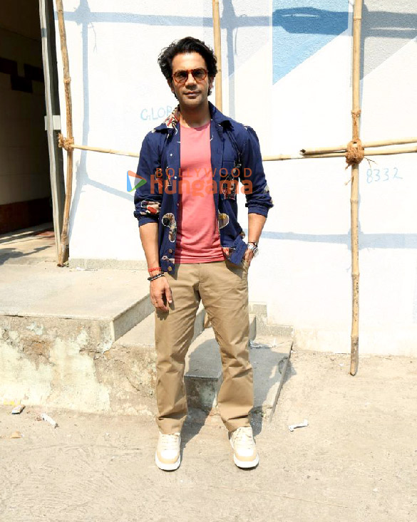 photos rajkummar rao and janhvi kapoor snapped during mr and mrs mahi promotions in town 3