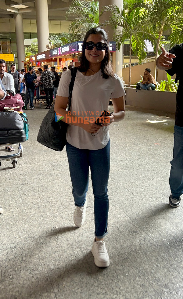 photos rakhi sawant anushka ranjan and aditya seal snapped at the airport 2 3