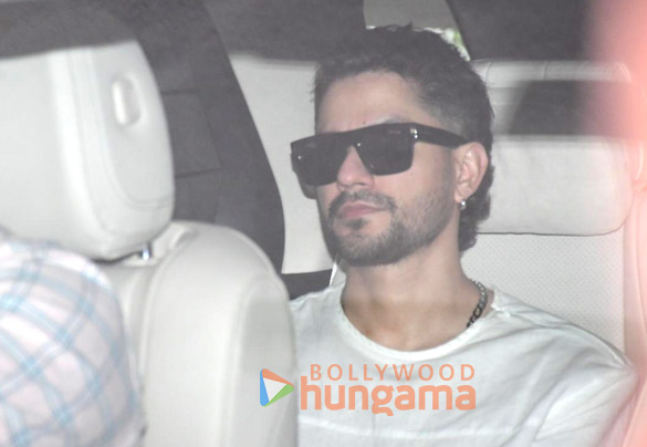 photos saif ali khan kareena kapoor khan farhan akhtar and others snapped at ritesh sidhwanis moms funeral 7