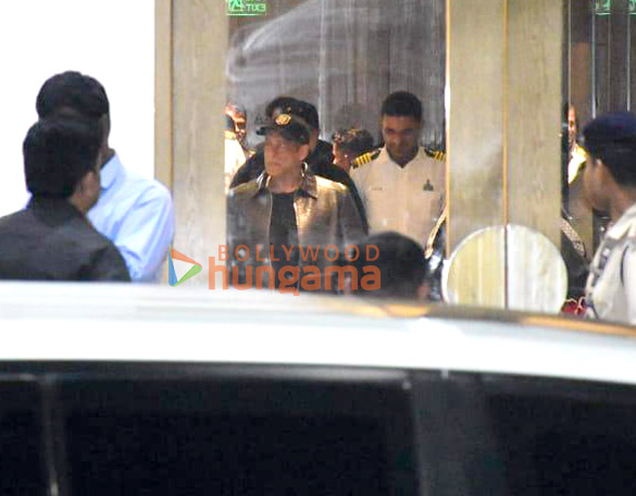 Photos: Salman Khan snapped at Kalina airport Photos: Salman Khan snapped at Kalina airport