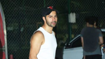 Photos: Varun Dhawan snapped in Bandra