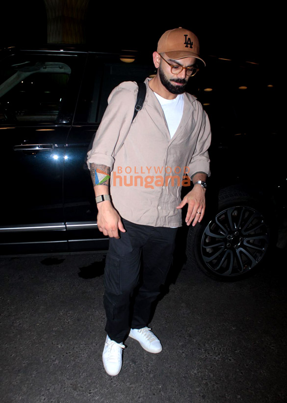 photos virat kohli snapped at the airport 3
