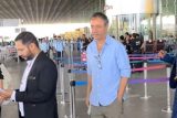 Rajkumar Hirani smiles for paps as he gets clicked at the airport