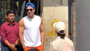 Ranbir Kapoor & Alia Bhatt get clicked on a construction check of their new home
