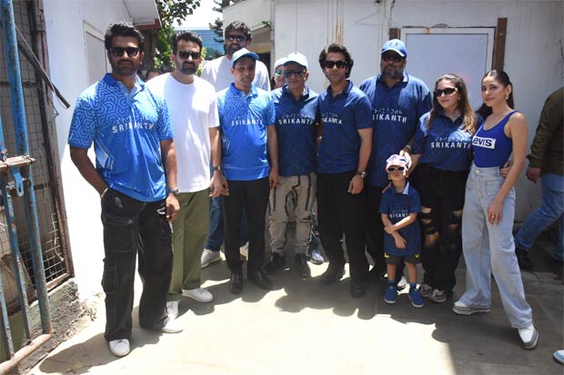 Srikanth Rajkummar Rao, Zaheer Khan, Alaya F, Sharad Kelkar lead a cricket match with visually impaired players, see pics Srikanth Rajkummar Rao, Zaheer Khan, Alaya F, Sharad Kelkar lead a cricket match with visually impaired players, see pics