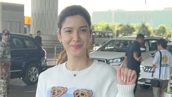 Shanaya Kapoor looks cute in her teddy sweatshirt as she gets clicked at the airport