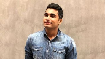 Viraj Ghelani’s stand-up debut draws overflowing crowds in Mumbai