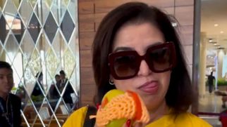 Who doesn’t love mangoes Farah Khan is definitely in the mango mood