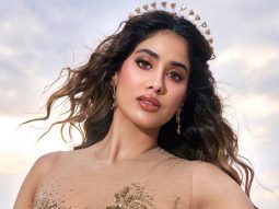 Exclusive: Janhvi Kapoor wins hearts with sweet gesture at the Bollywood Hungama Hangout, holds baby fan while promoting Mr & Mrs Mahi