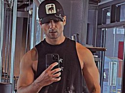 Shahid Kapoor impresses fans with fantastic mirror selfie, see picture