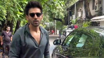 Champion! Kartik Aaryan gets clicked in the city by paps