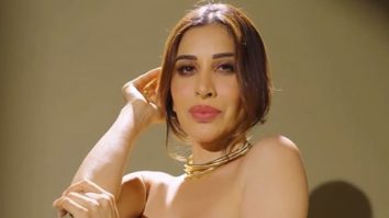 Dressed like a daydream! Sophie Choudry
