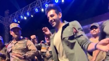 Kartik Aaryan grooves to ‘Satyanaas’ with our Jawans!!!