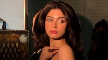 Messy hair look is absolutely on point! Khushi Kapoor