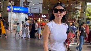 Mouni Roy turns up in style as she gets papped at the airport