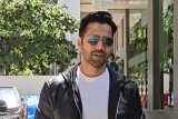 Paps congratulate Varun Dhawan for the arrival of his baby girl