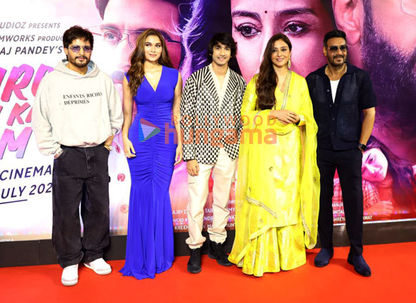 photos ajay devgn tabu saiee manjrekar jimmy sheirgill and others snapped at the trailer launch of auron mein kahan dum tha 4