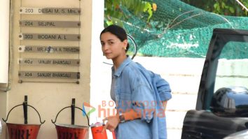 Photos: Alia Bhatt snapped at Sanjay Leela Bhansali house in versova