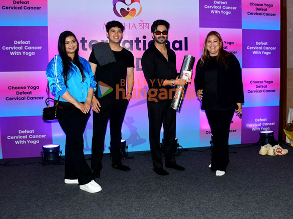 photos aparshakti khurana snapped with children on international yoga day 2024 5