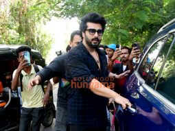 Photos: Arjun Kapoor snapped outside a salon in Khar