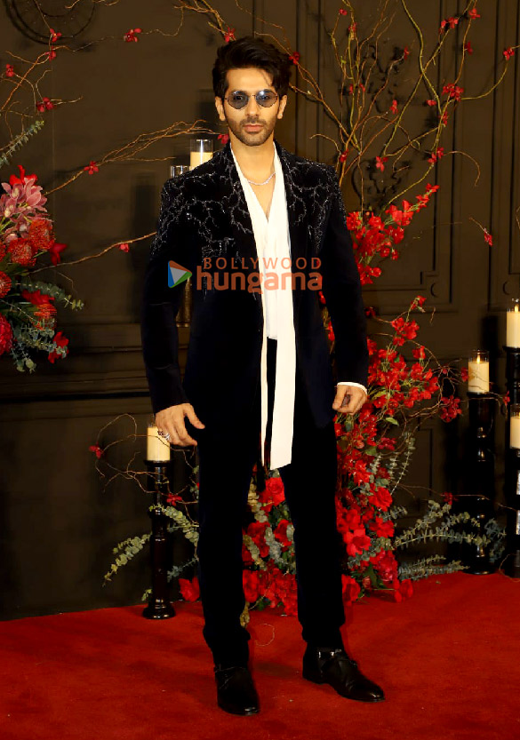 photos celebs grace sonakshi sinha and zaheer iqbals reception bash 8 3