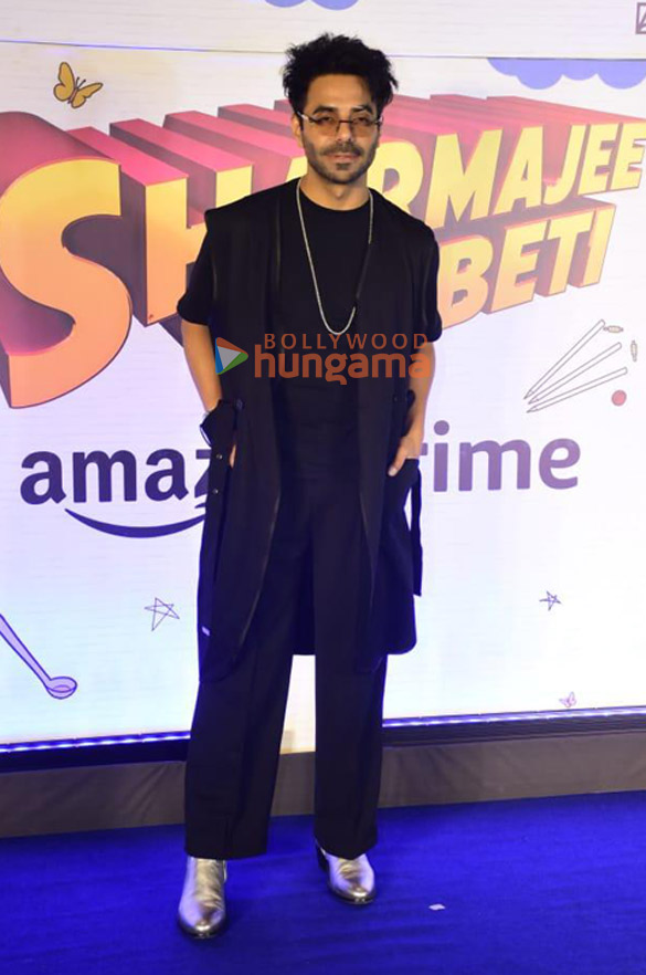 photos celebs grace the premiere of sharmajee ki beti 28 26