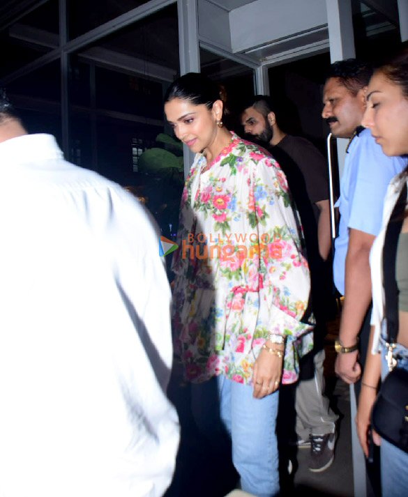 Photos: Deepika Padukone with mom spotted at Bandra Photos: Deepika Padukone with mom spotted at Bandra