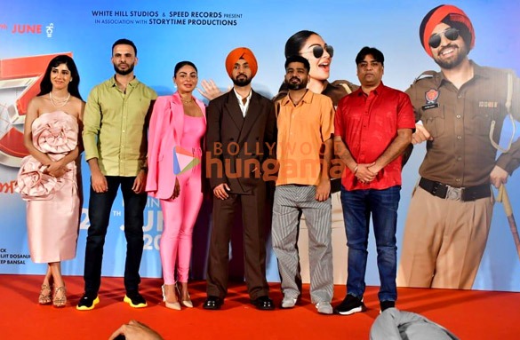 Photos: Diljit Dosanjh and Neeru Bajwa snapped at the trailer launch of Jatt & Juliet 3 in Mumbai Photos: Diljit Dosanjh and Neeru Bajwa snapped at the trailer launch of Jatt & Juliet 3 in Mumbai