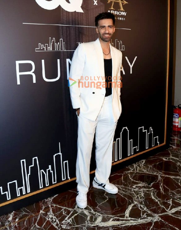 photos hrithik roshan neha sharma aisha sharma and others snapped at an event hosted by gq and arrow 25