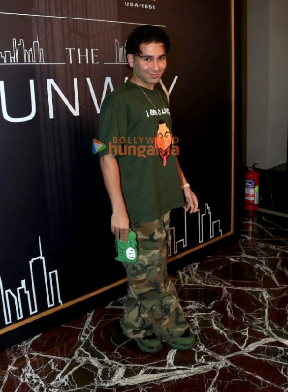 photos hrithik roshan neha sharma aisha sharma and others snapped at an event hosted by gq and arrow 8