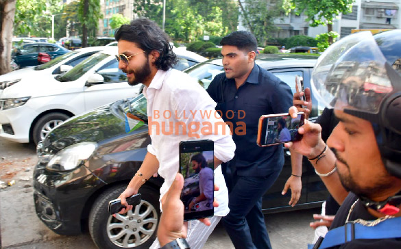 photos janhvi kapoor shikhar pahariya and orry awatramani snapped in andheri 4