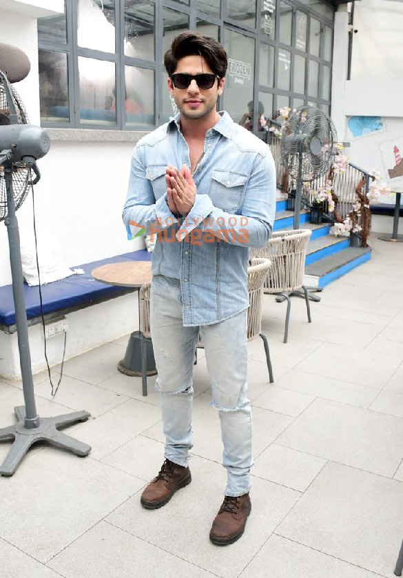 photos jibraan khan snapped at grounded cafe in bandra 1