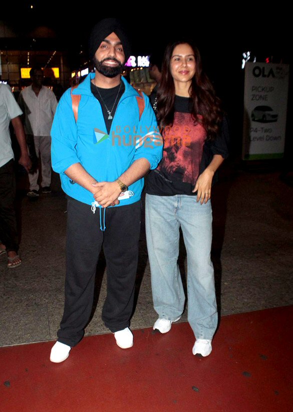 photos kartik aaryan kabir khan raai laxmi and others snapped at the airport 3